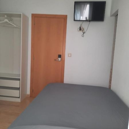 Single Room In My Apartment At The Beach Valencie Exteriér fotografie